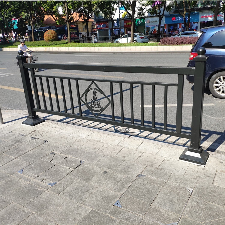 人行道护栏